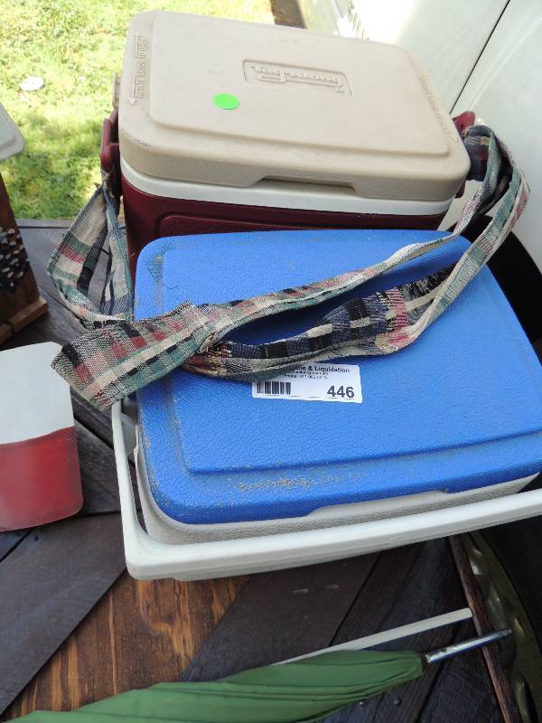 lot 446 image: Coleman Cooler, tag along lunch coo...