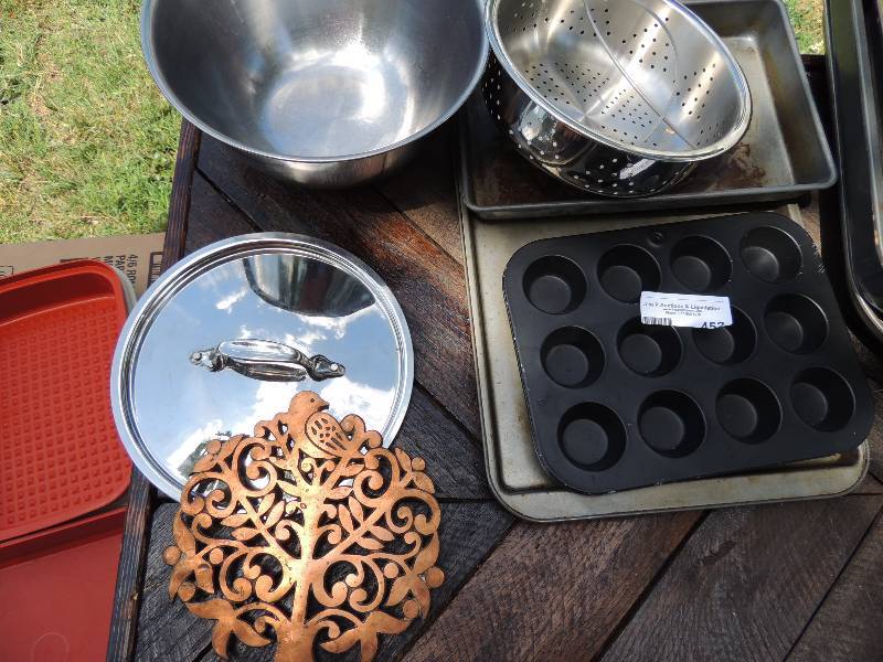 lot 452 image: 2 small strainers, muffin pan, etc....