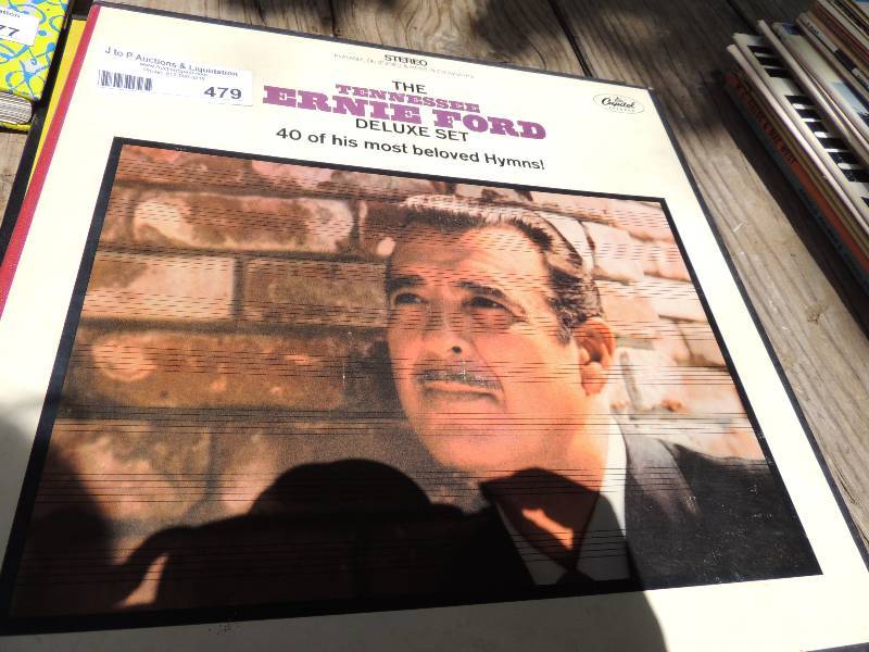 lot 479 image: Vinyl Records - Ernie Ford Collecti...