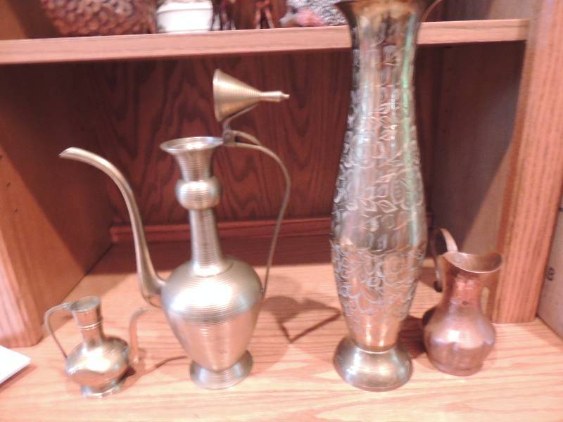 lot 125 image: Leaf printed brass flower vase copp...