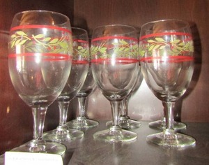 lot 66 image: 7 leaf and cherry dcor wine glasses in good condition