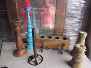 lot 96 image: Candle holder lot, 4 candle mold ,  the rest are single
