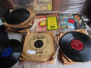 lot 107 image: Large lot of columbia and broadway records, some names of songs are -- Burning ends fox trout, its as simple as that, Sunny south, Bing Crosby and many more