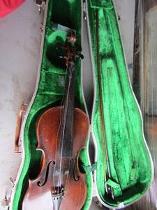 lot 5 image: 44 Violin Antonius Irus Cewamonenus, Factehar Anno 1780 in case comes with bow as well, great condition