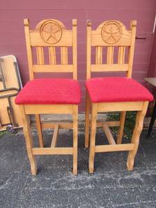 lot 31 image: 501817 High back western style bar stools with red seating, also has star dcor on back on back rest qty 2