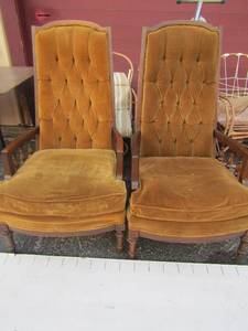 lot 32 image: 442525 High back living area chairs, very nice condition dark brown in color made with real wood qty 2 Made by Broyhill premier