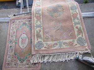 lot 115 image: indoor area and entry way rugs with floral dcor, needs to be cleaned but still great condition qty2