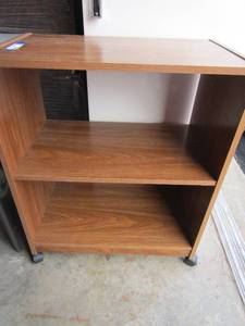 lot 119 image: 302514 wooden rolling 2 tier microwave cart in good condition