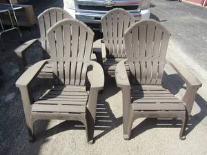 lot 18 image: Plastic outdoor Patio chairs like new qty 4