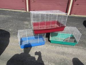 lot 20 image: 3 small animal  CRITTER Cages