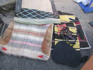lot 23 image: 3 saddle blankets used, 2 horse leads and a purple whip