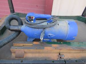 lot 39 image: challing air blower for dog grooming