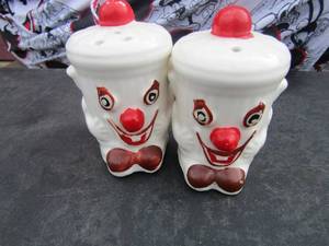 lot 124 image: pair of ceramic salt and pepper clowns