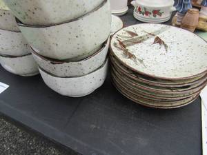 lot 131 image: wheat design dish set, 6 saucers, 6 cup plates, 6 dessert bowls, 4 bowls, 5 saucedip bowls