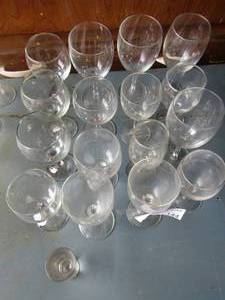 lot 144 image: large lot of variuos wine glasses short and long stem wine glasses