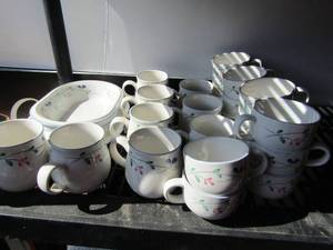 lot 172 image: 13 handled Allegro floral coffee cups, 9 Floral Allgro handled cups, 1 soup dish and 1 serving platter, all in great condition