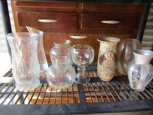 lot 179 image: Lot of flower vases most clear glass a few hand painted