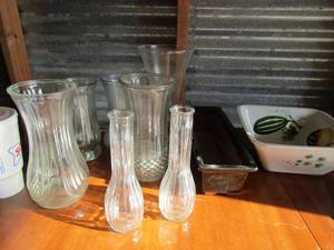 lot 183 image: Lot of clear glass flower vases, Black ceramic planter, fruit design planter
