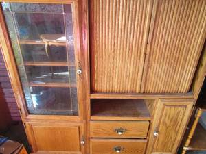 lot 187 image: Tv entertainment center with sliding doors, 2 bottom drawers, 3 door storage , 555418