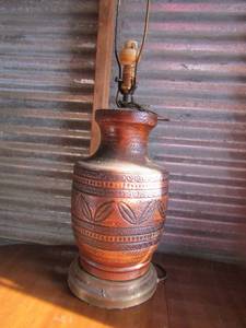 lot 189 image: Hand carved brown leaf design bedside lamp, no shade great shape