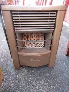 lot 53 image: dearborn heater in good condition