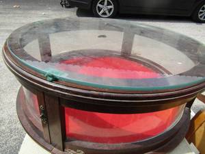 lot 197 image: Small glass table top display with glass top very nice, 7 X 20
