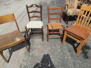 lot 198 image: Misc. lot of kitchen chairs qty 4, some solid wood some have wicker seating