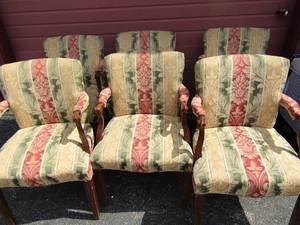 lot 199 image: very nice kitchen Dining chairs qty 6 all has patterns of floral