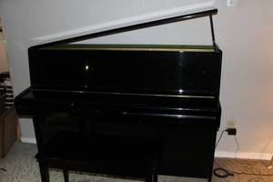lot 1 image: Yamaha M1A Ebony Polished Upright Piano, Beautiful Sound