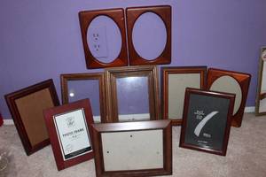 lot 30 image: Variety of Very Nice Frames, Sizes 3x5 to 5x7