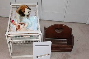 lot 38 image: Wire Storage Drawers, Wooden Magazine Rack and some stuffed Animals