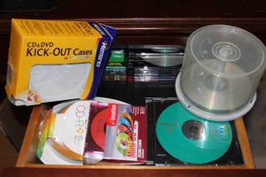 lot 43 image: CDRCDRW, Cases and Mini CDR