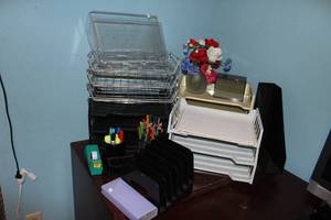 lot 47 image: Office Desk Organizers as seen in Photos