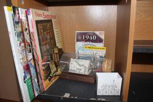 lot 65 image: Office Decor and Magazines