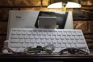 lot 7 image: iPad Keyboard and Docking Station