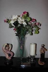 lot 100 image: Home Decor Items Including Crystal Candle Holder and Vase