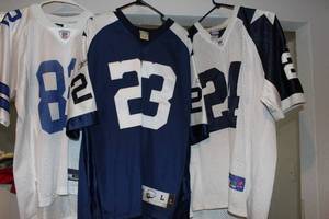 lot 148 image: Dallas Cowboys Jerseys