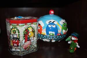 lot 107 image: M&M Cookie Jar, Coun Bank. And More