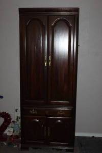 lot 88 image: Dark wood hutch   solid doors Top and bottom.. matches with lot 3