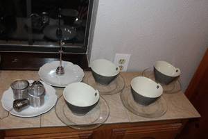 lot 154 image: Bowls and plates and other items to see pictures