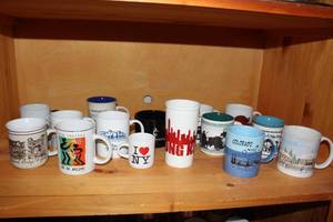 lot 158 image: A collection of State and city themed coffee mugs