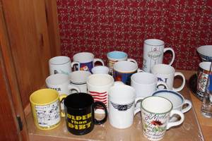 lot 162 image: Misc Coffee Cups