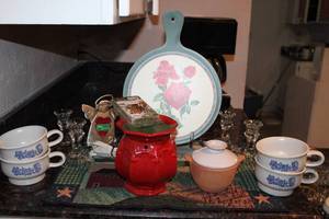 lot 164 image: Cutting Board, Wax Warmer, ccccCC