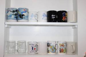 lot 176 image: Seven Pairs of Coffee Mugs