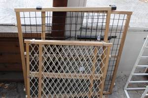 lot 198 image: 2 Baby Gatesanimal gates