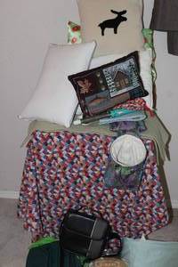 lot 222 image: Throw Pillows Curling iron Portable Trashcan table cloth nd more