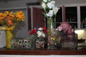 lot 243 image: Home Decore Glassware and Artificial Flowers