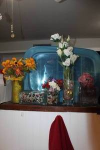 lot 272 image: Decroative vases and artificial flowers.