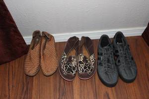 lot 273 image: Shoes