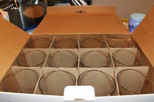 lot 283 image: Kate Spade Clear Glass 12 oz Tumblers in Orginial Box